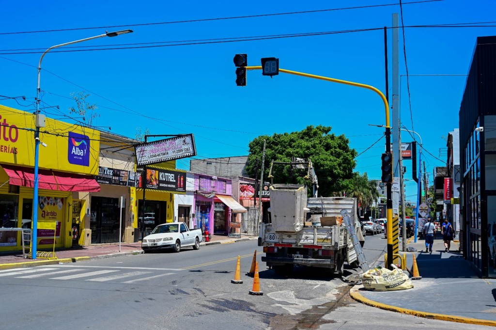 Plan integral de seguridad vial: nuevo semáforo en Belén de Escobar