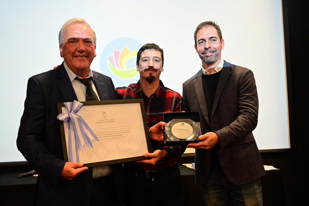 Tres vidas dedicadas a la salud: se realizó un emotivo homenaje a médicos ilustres de Escobar