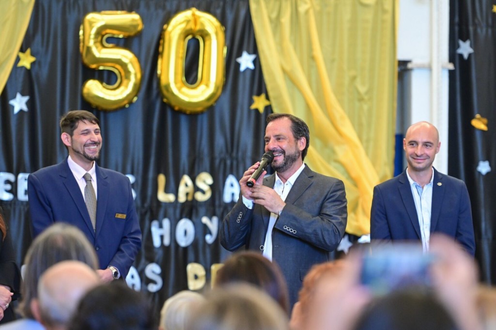 Maquinista Savio: Ariel Sujarchuk participó del 50° aniversario de la Escuela Primaria “José Hernández” 