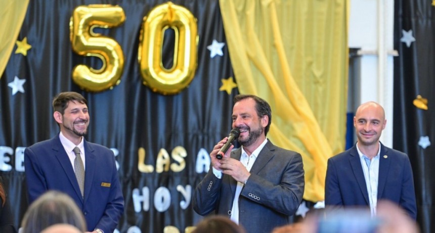 Maquinista Savio: Ariel Sujarchuk participó del 50° aniversario de la Escuela Primaria “José Hernández” 