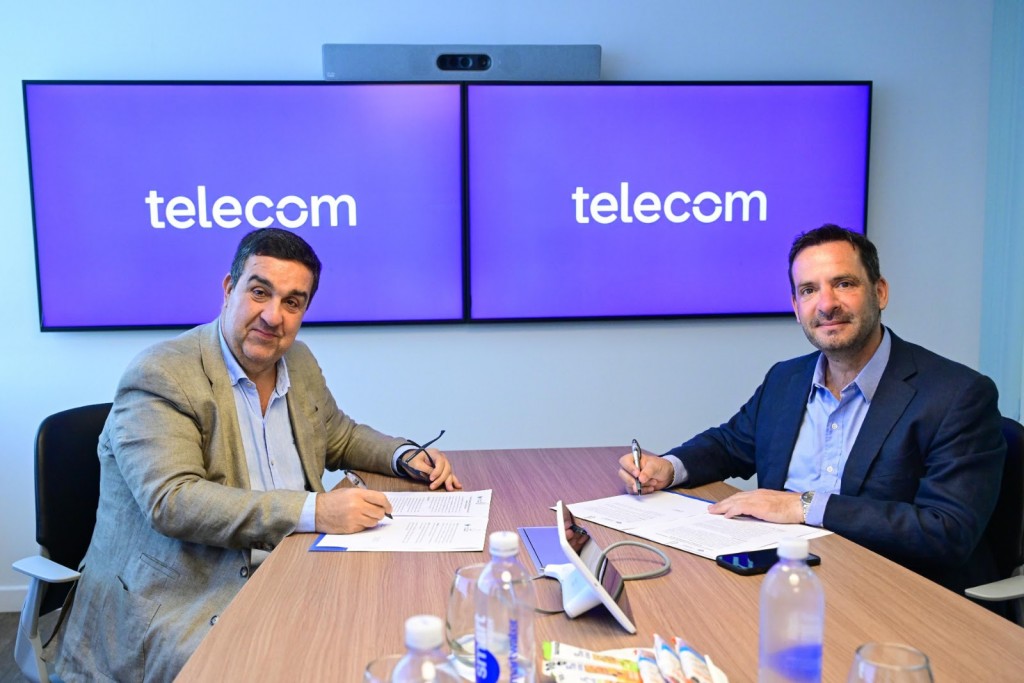 Convenio de la Municipalidad con Telecom para aumentar la cobertura y calidad de internet en 12 barrios de Belén de Escobar